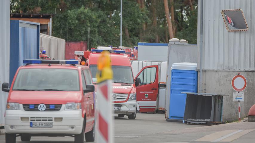 Großeinsatz der Feuerwehr in Fürth: Lösungsmittel in Firmengebäude ausgelaufen