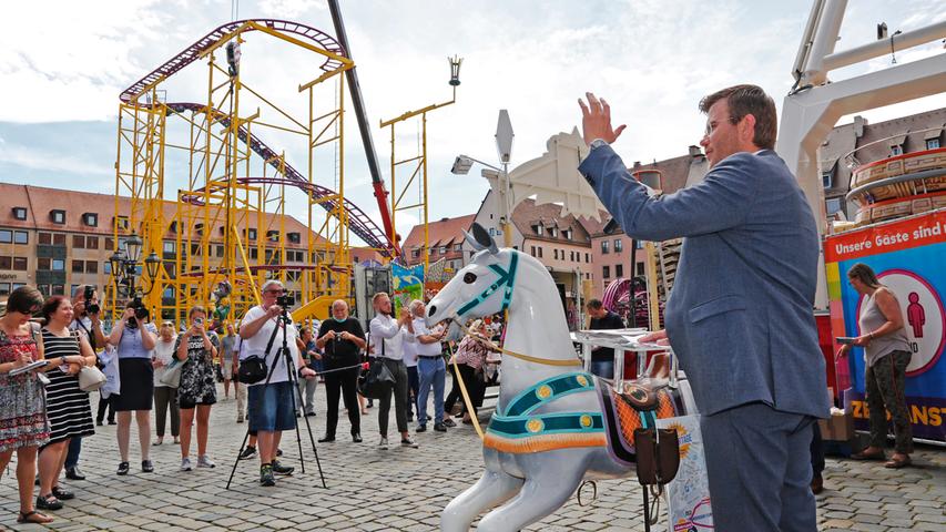 Erster Blick: So läuft der Aufbau des Nürnberger City-Volksfests