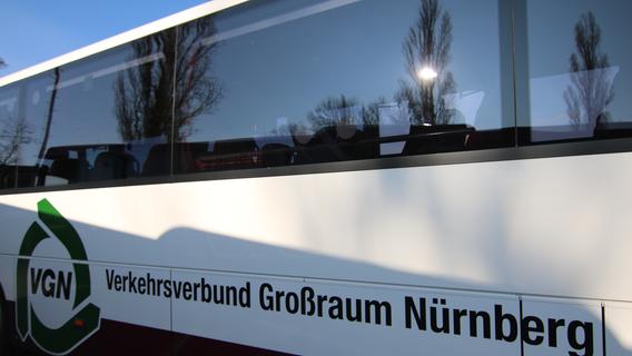 Endloses Warten am Nürnberger Hauptbahnhof: Ersatzbusse kamen nicht