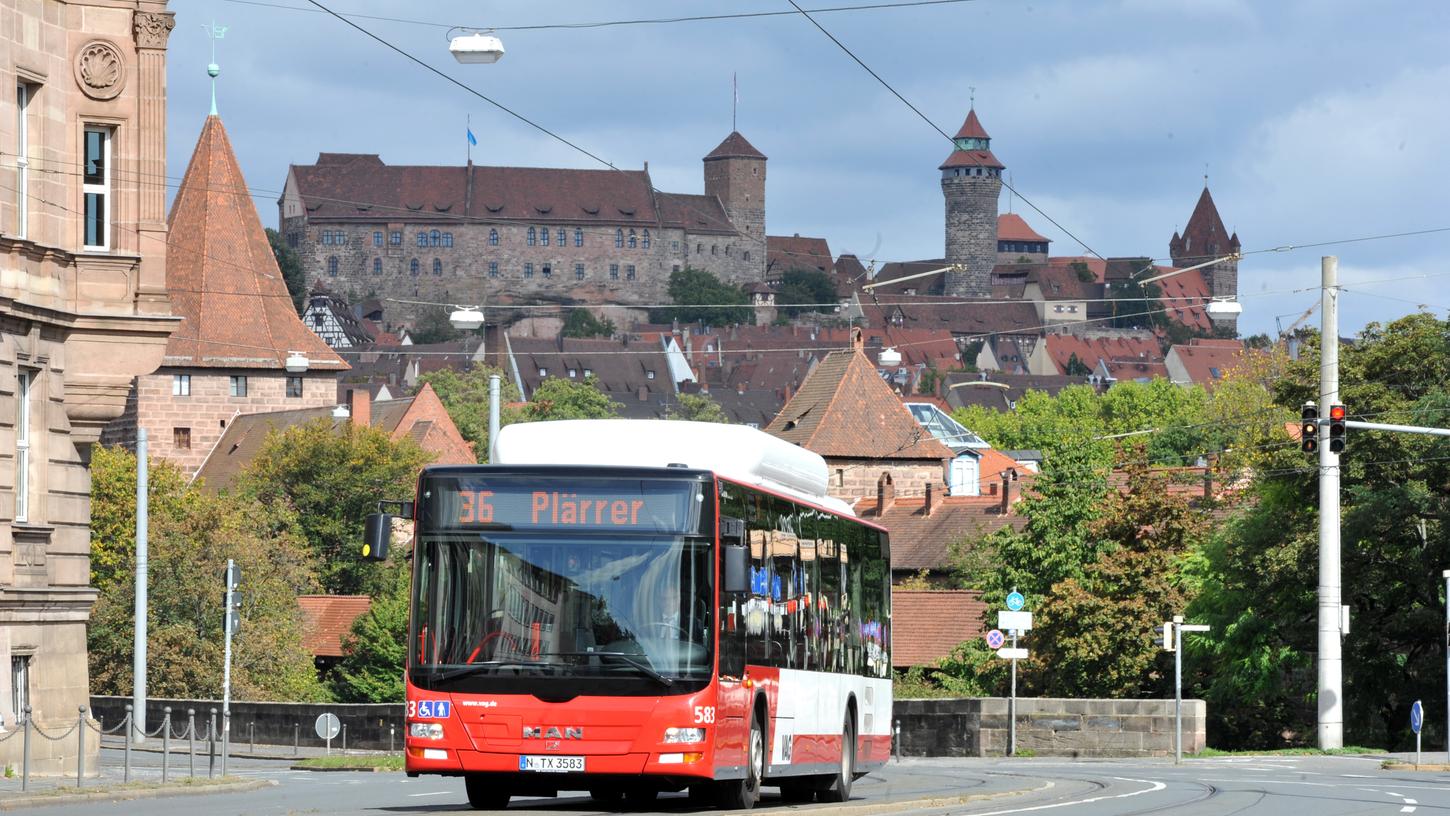 Bald geht's los: Wer die neue App Nürnbergmobil installiert hat, soll sich ab dem Sommer noch besser über die verschiedenen Buslinien informieren und einfach Tickets lösen können.