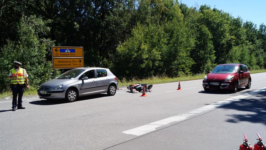 Leidendorf: Rollerfahrer übersieht Auto - Mann lebensgefährlich verletzt