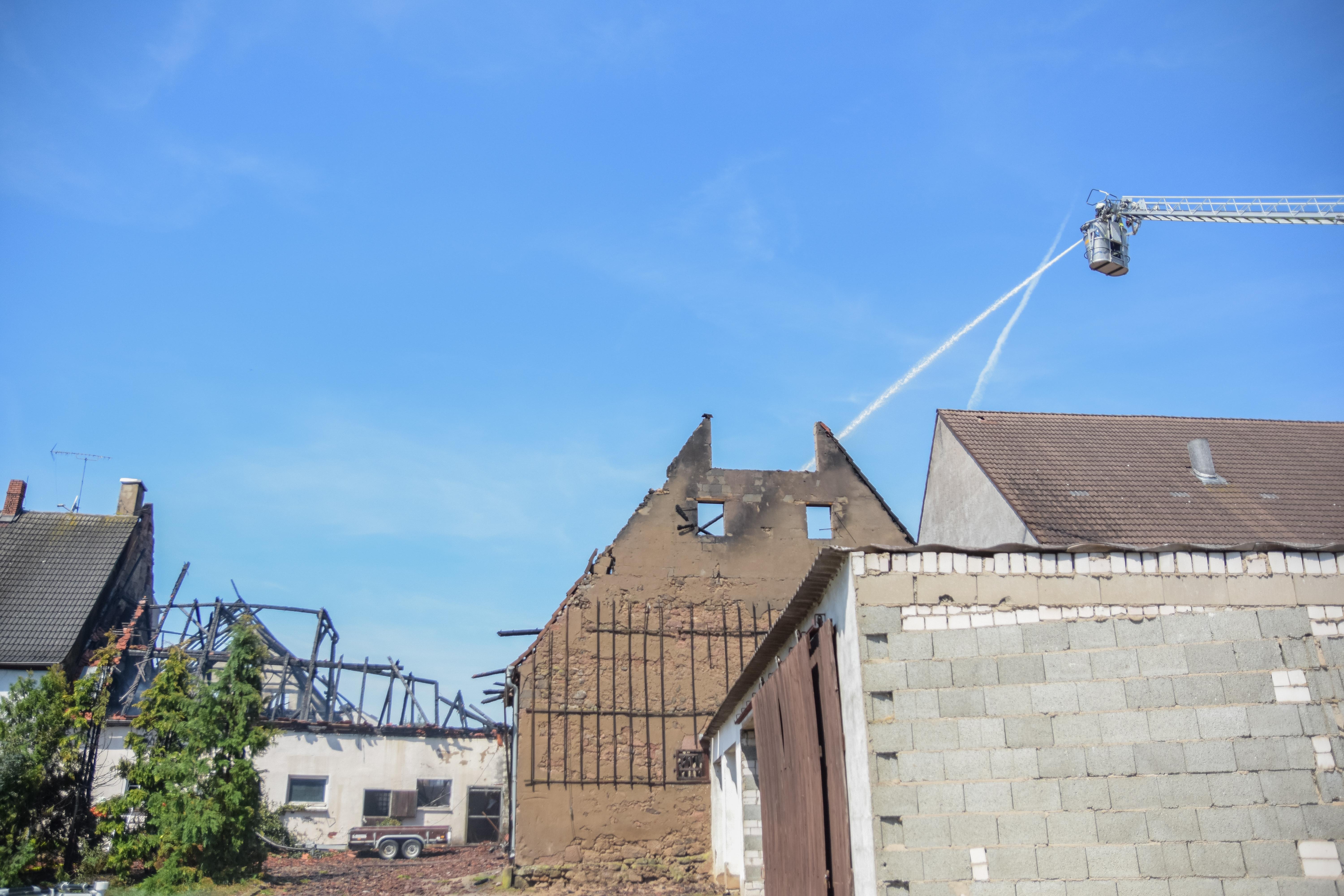Vollbrand Auf Bauernhof Kuhe Und Schweine Verenden In Den Flammen Winkelhaid Nordbayern De