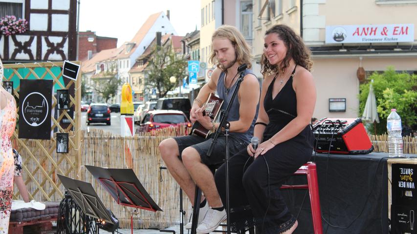 Mit Live-Musik und viel guter Laune: Stadtstrand Forchheim ist eröffnet