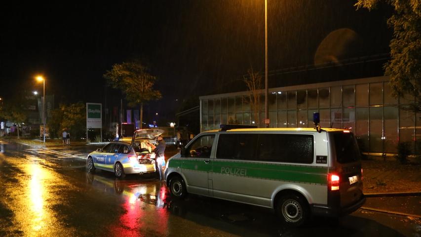Verstoß gegen Corona-Regeln: Polizei löst Tuning-Treffen in Fürth auf