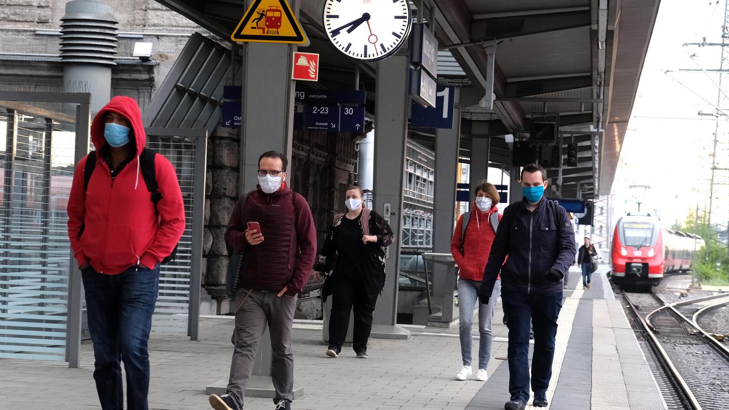 Die Bahn betont: "Nach wie vor hält sich die große Mehrheit der Reisenden an die Maskenpflicht."