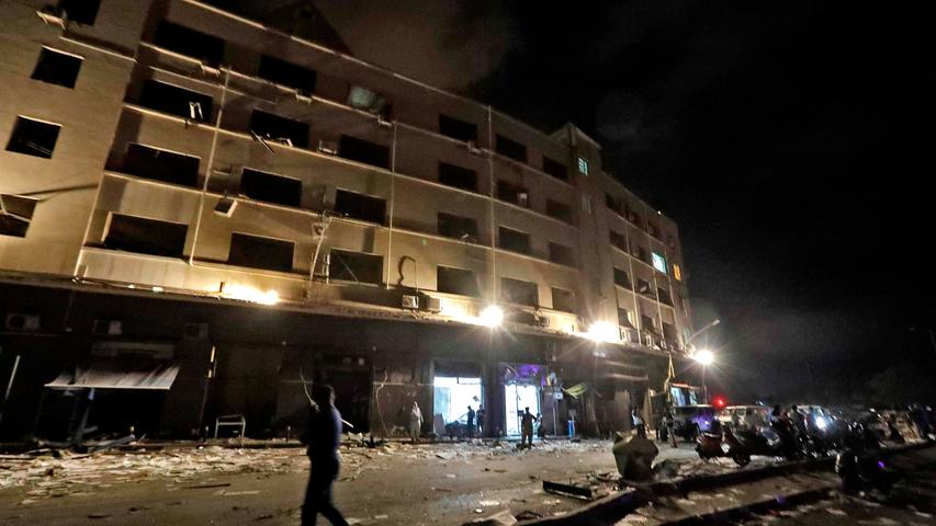 Schwere Explosion in Beirut: Hafengebiet völlig verwüstet
