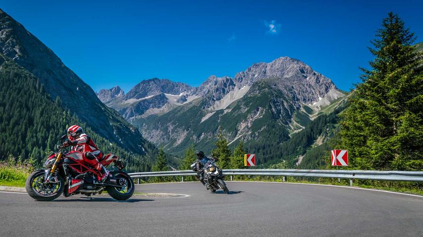 Das macht richtig Spaß: Kurve um Kurve durch die Alpen fahren