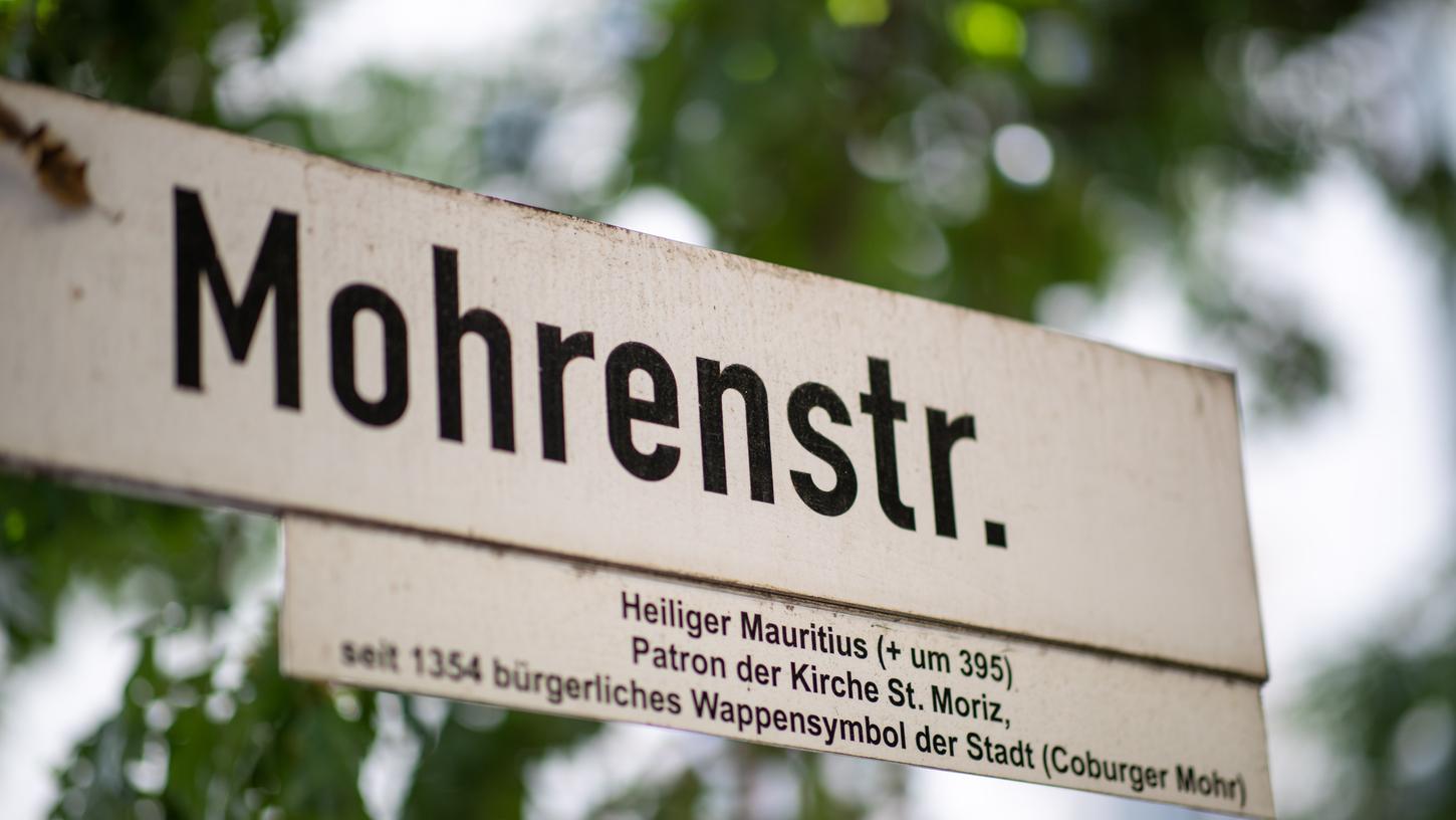 In mehreren bayerischen Städten ist eine Diskussion um die Bezeichnung "Mohr" enfacht. Mehrere Petitionen, wie hier in Coburg, fordern, dass die Mohrenstraße sowie das Stadtwappen, das als "Coburger Mohr" bekannt ist, geändert werden.