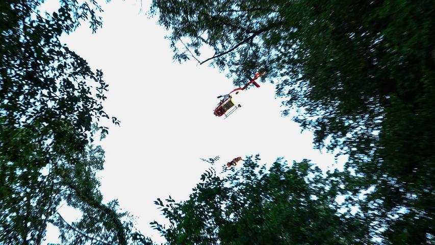 Nach schwerem Sturz von Pedelec im Wald: Rettung erfolgt aus der Luft