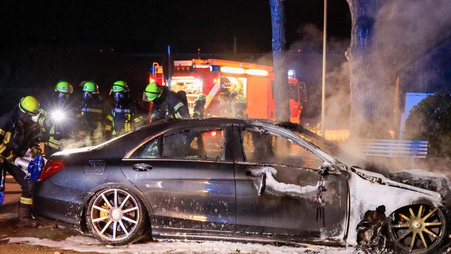 Warum der Mercedes AMG Feuer fing, ist noch unklar.