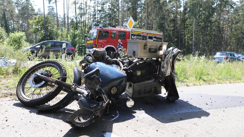 Tödlicher Unfall: Motorradfahrer gerät bei Feucht in Gegenverkehr