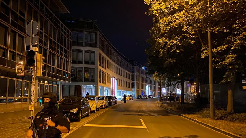 Gefährdungslage in Nürnberg: Polizei riegelt Straße in Gostenhof ab