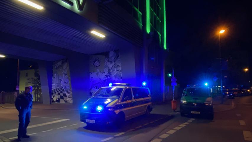 Gefährdungslage in Nürnberg: Polizei riegelt Straße in Gostenhof ab