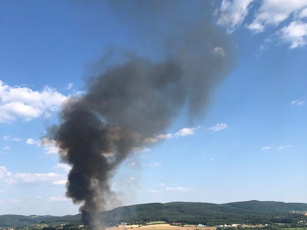 Rauchsäulen in Franken: Viele Waldbrände fordern Feuerwehr
