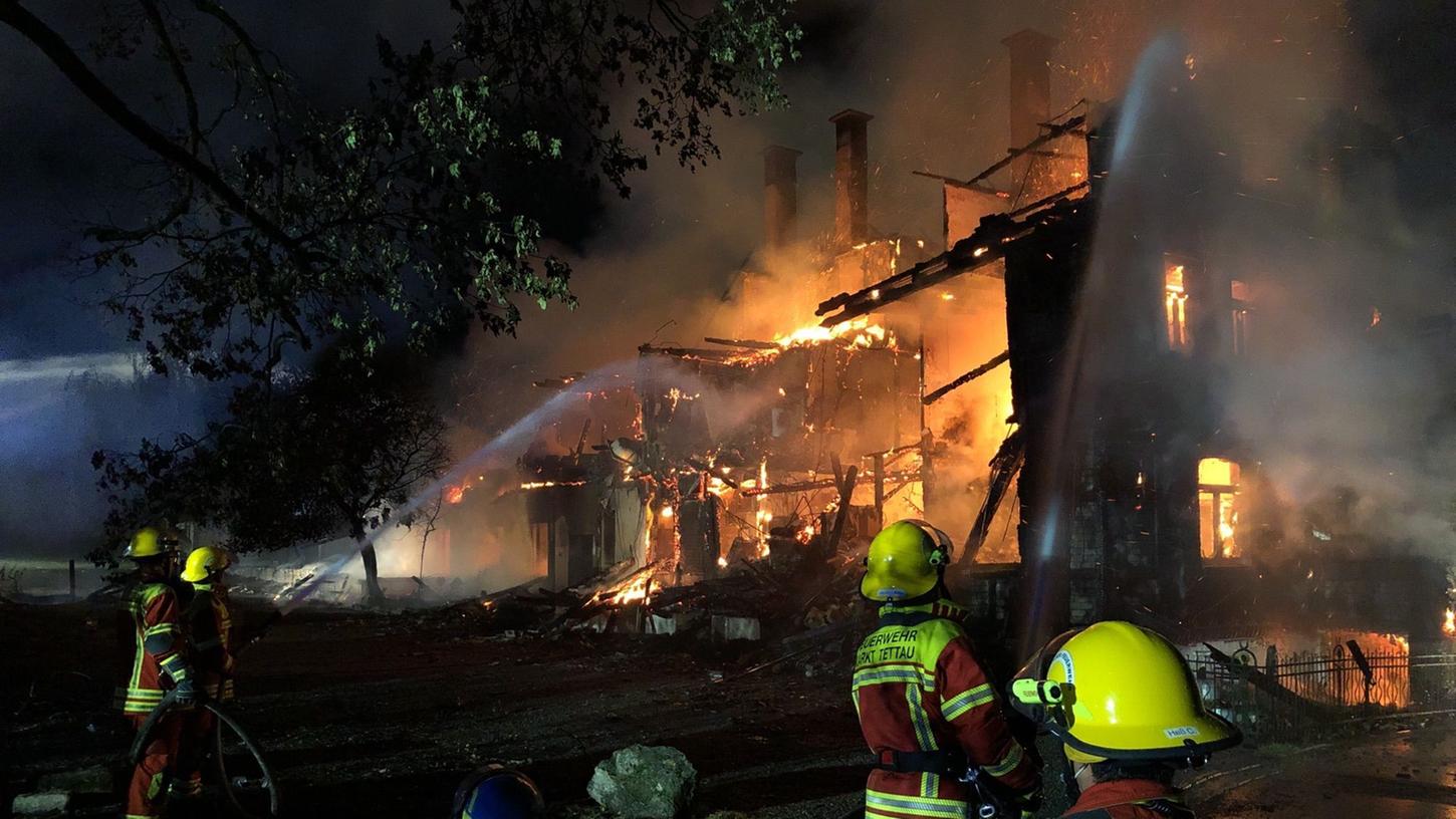 Feuerinferno in Franken: Bauernhof brannte lichterloh