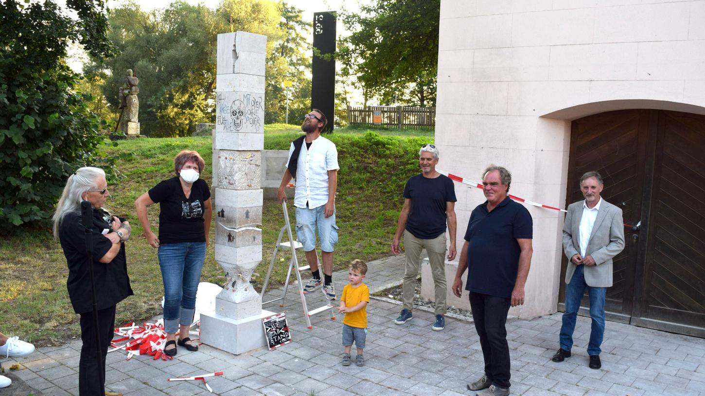 Neue Skulptur am Ludwigskanal in Mühlhausen Neue Skulptur am Ludwigskanal in Mühlhausen
