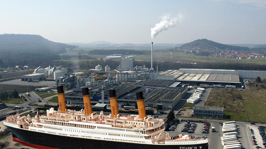 Großauftrag: Pfleiderer liefert nicht nur edles Interieur für Kreuzfahrtschiffe, sondern baut gleich die gesamte "Titanic II" in Neumarkt. Garantiert unsinkbar.