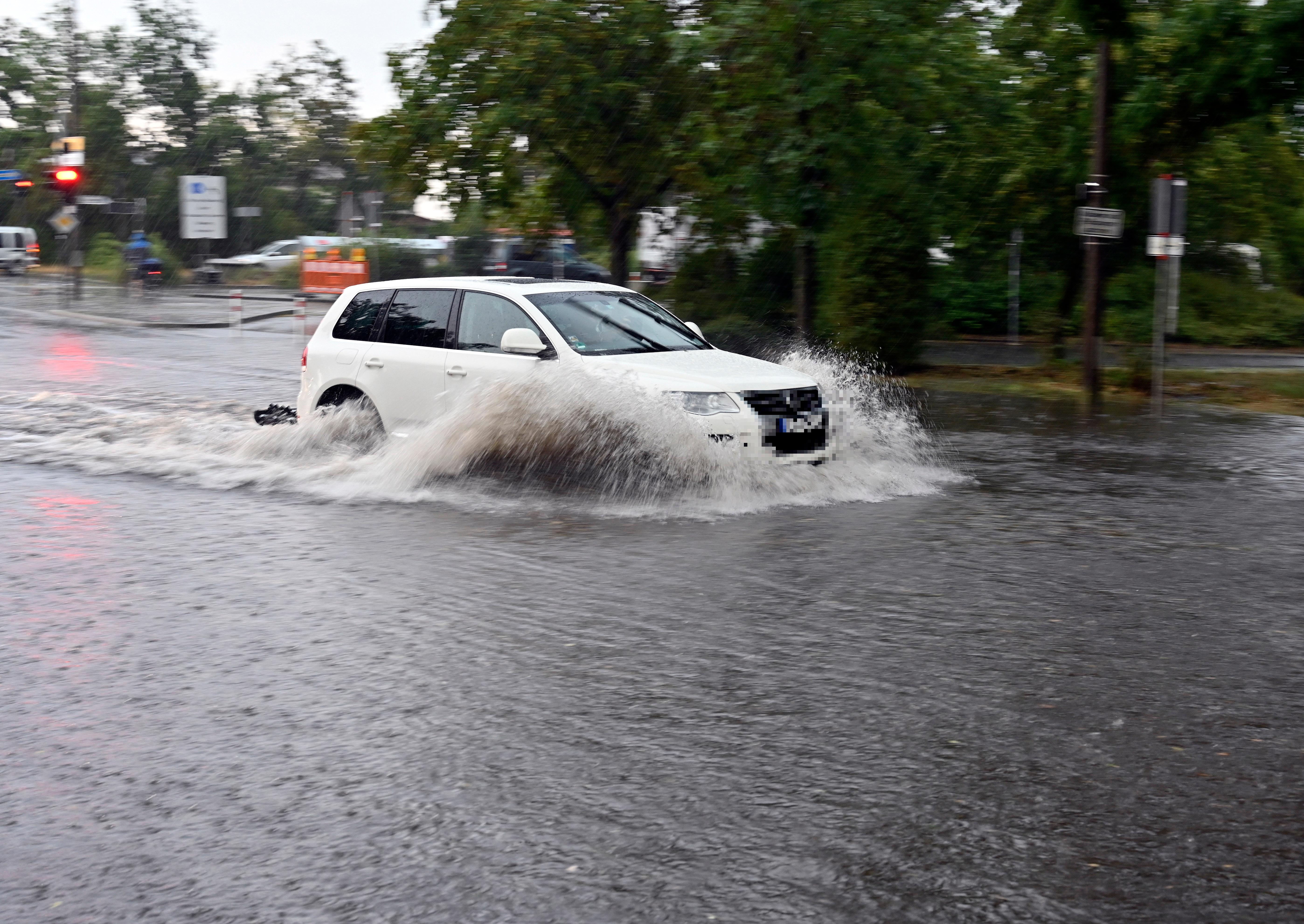 ... die Straßen teilweise kaum mehr richtig befahren, weil...