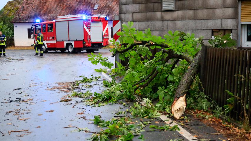 Heftige Unwetter in Erlangen: Über 300 Feuerwehreinsätze
