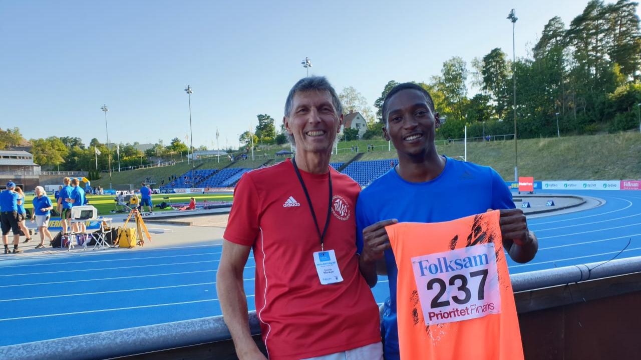 Peter Müller mit seinem Schützling Creve Armando Machava in Stockholm.