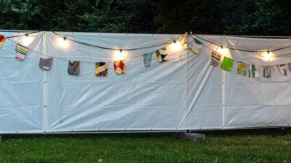 Auf der Kulturinsel Wöhrmühle eröffnete die Liedermacherin Sarah Lesch das Mini-Pop-Up-Open-Air.