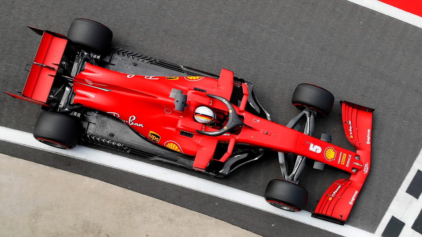 Sebastian Vettel will mit neuem Ferrari-Chassis in Barcelona wieder angreifen. Doch das Verhältnis zwischen ihm und der Scuderia ist mehr als angespannt.