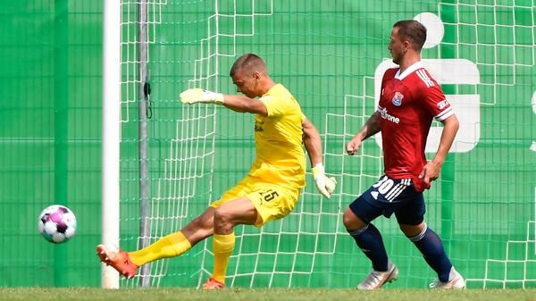 Kam im Sommer 2018 von Hertha BSC zur Spielvereinigung und stand seither in 46 Regionalliga-Partien zwischen den Pfosten. In der ersten Mannschaft ist der 22-Jährige Torwart Nummer drei hinter Sascha Burchert und Marius Funk. Zu Beginn des Jahres 2021 mit einer Sprunggelenksverletzung außer Gefecht gesetzt. Im Mai 2021 unterschrieb er einen neuen Vertrag beim Kleeblatt bis 2024.