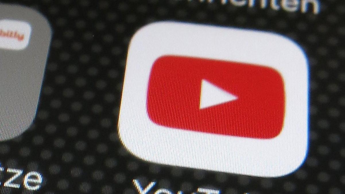 Youtube sperrt Konto von rechtsextremen Rapper Chris Ares