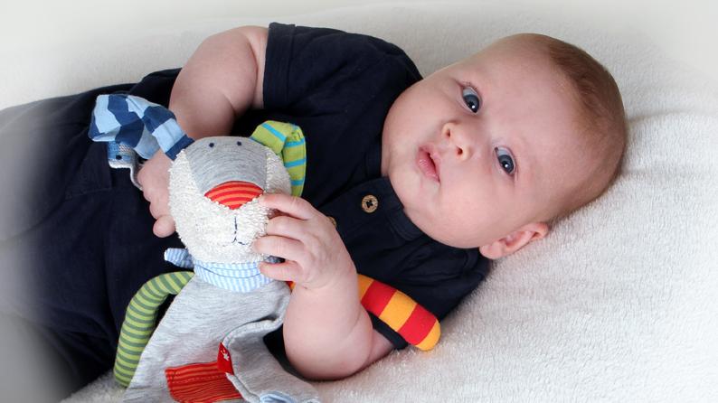 Der kleine Wonneproppen Jonas wurde am 14. Juni mit 4040 Gramm im Südklinikum geboren.
