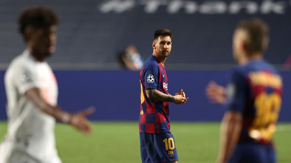 Mundo Deportivo (Spanien): "Historische Lächerlichkeit Barças in der Champions League. Die Bayern besiegten Barça mit einem überwältigenden 2:8, ein Ergebnis, das es in der jüngeren Geschichte nicht nur Barças, sondern des gesamten Wettbewerbs noch nie gab. Die Spieler, die diesem Verein den größten Ruhm gebracht haben, boten ein unwürdiges Bild für einen hundertjährigen Verein wie Barça.
