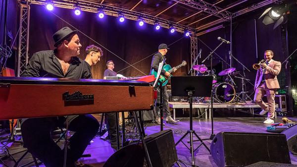 Das Torsten-Goods-Quartett ließ es mit den Brüdern Wasserfuhr auf der Kulturinsel Wöhrmühle kräftig krachen.