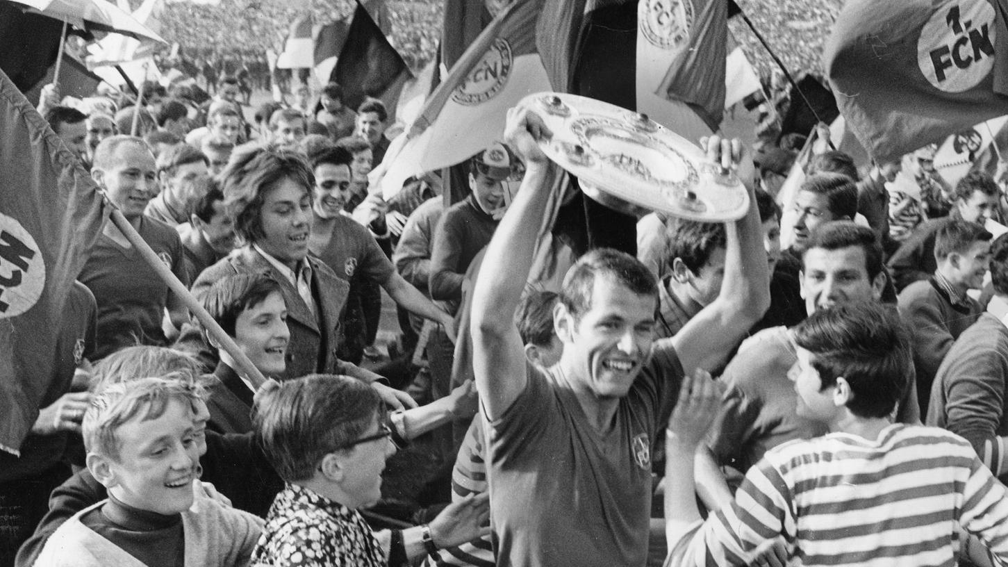 Aufnahmen aus einer goldenen Ära: 1968 feiert Georg Volkert mit dem FCN die Deutsche Meisterschaft.