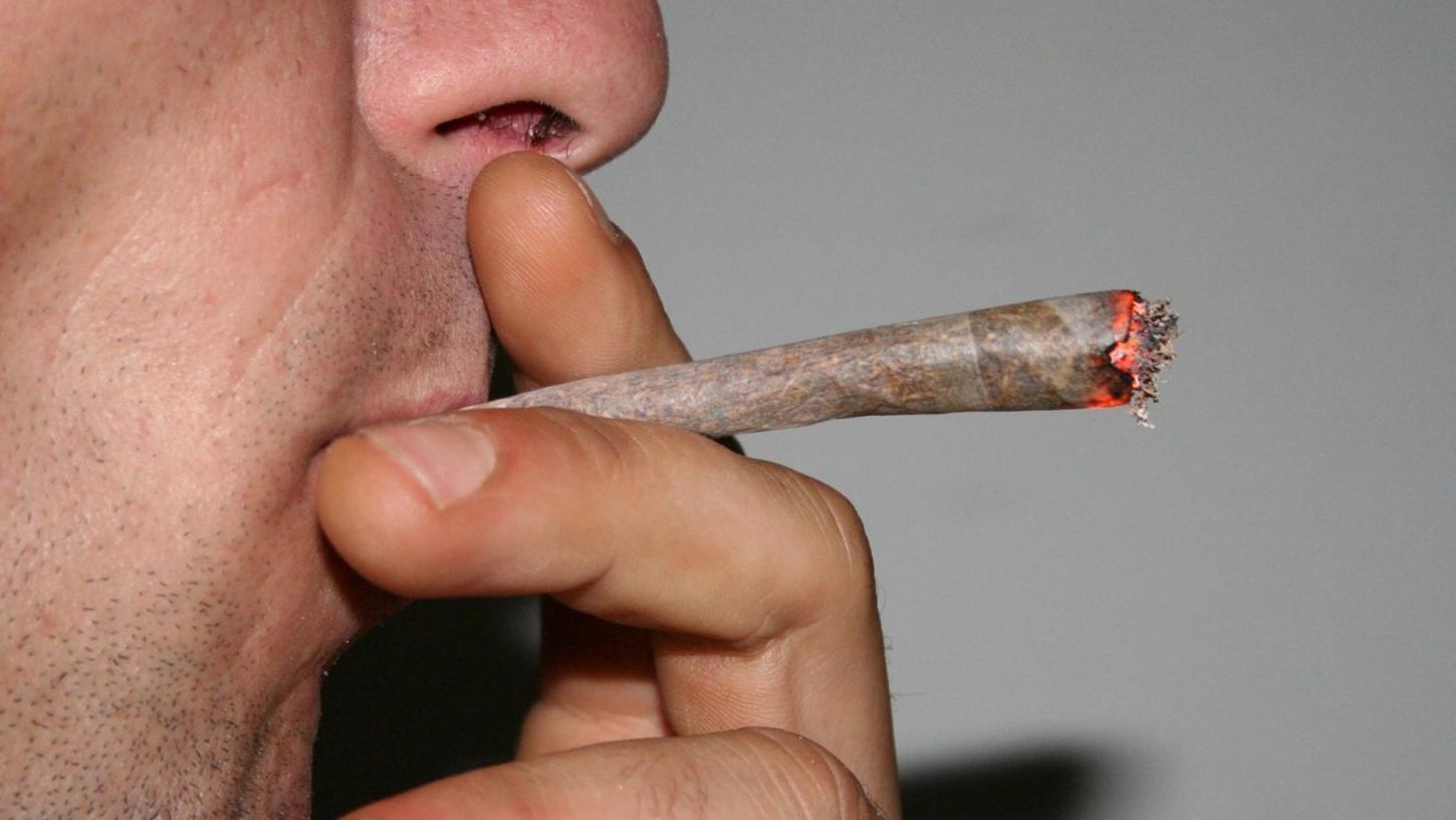 Ab in den Knast: Den Joint konnte der 32-Jährige nicht mehr rauchen.