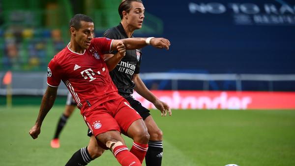 Sport (Spanien): "Gnabry trägt Bayern ins Finale. Die Münchner brauchten nicht ihre beste Version, um Lyon zu schlagen. Im Endspiel sollte Bayern nicht den Final-Start verschlafen, denn Mbappé und Neymar werden anders mit den Chancen umgehen. Das Triple - 90 Minuten entfernt."