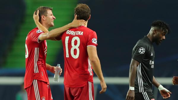 Süddeutsche Zeitung: "Noch ein Spiel bis zum Triple. Olympique Lyon schlägt sich tapfer, doch die Münchner treffen dreimal."