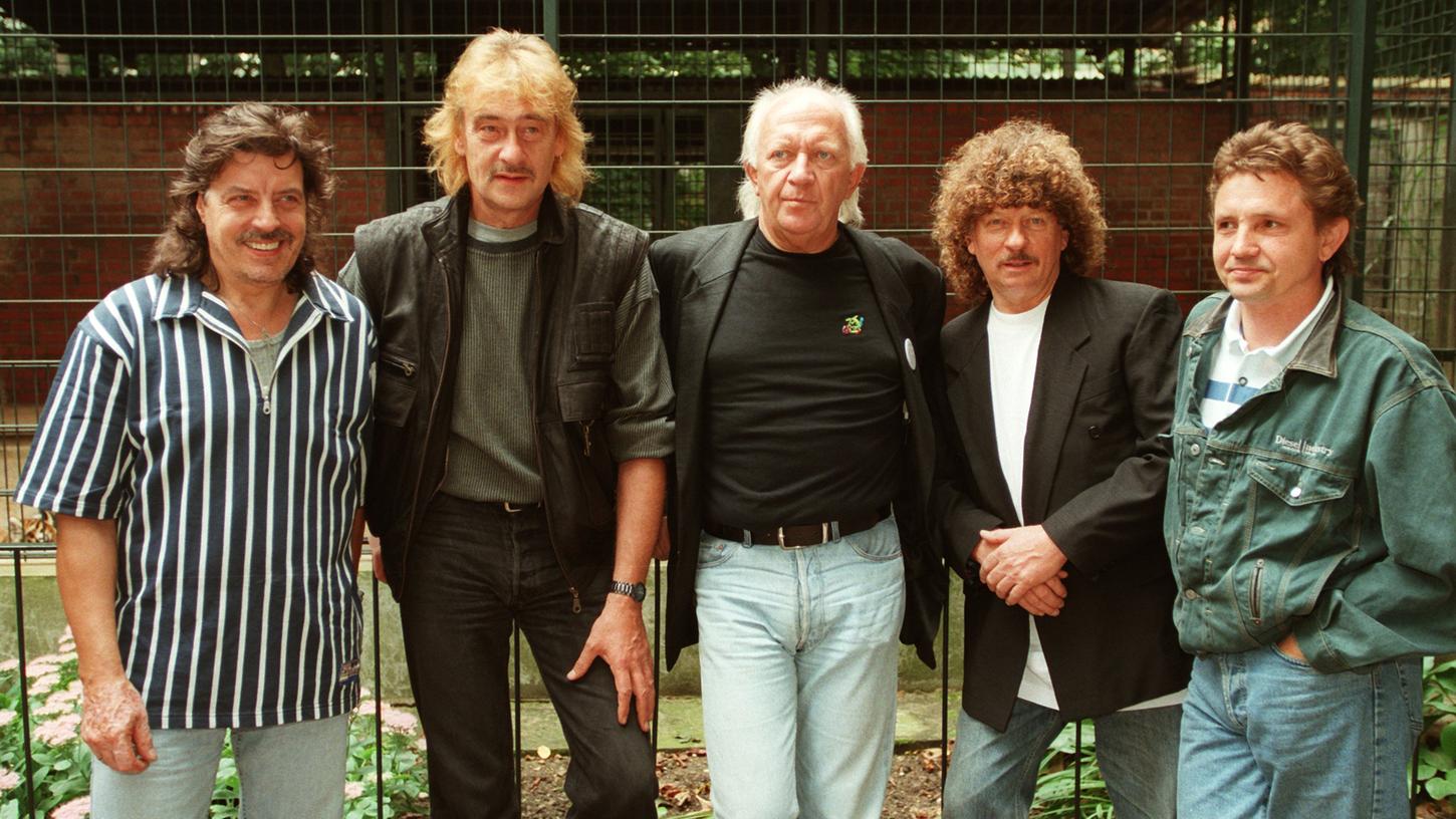 Harry Jeske (2. von rechts) trat 1997 letztmalig mit der alten Formation der Puhdys auf.