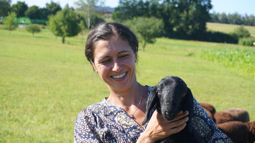 Die nächste Station für die Leserreporter ist der Bio-Arche-Hof Gerstner in Eysölden. Dort engagiert sich unter anderem Barbara Gerstner für den Erhalt von gefährdeten Nutztierrassen. 