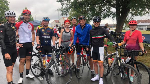 Für Sportredakteurin Katharina Tontsch (4. von links) war es die erste Rennrad-Tour ihres Lebens.