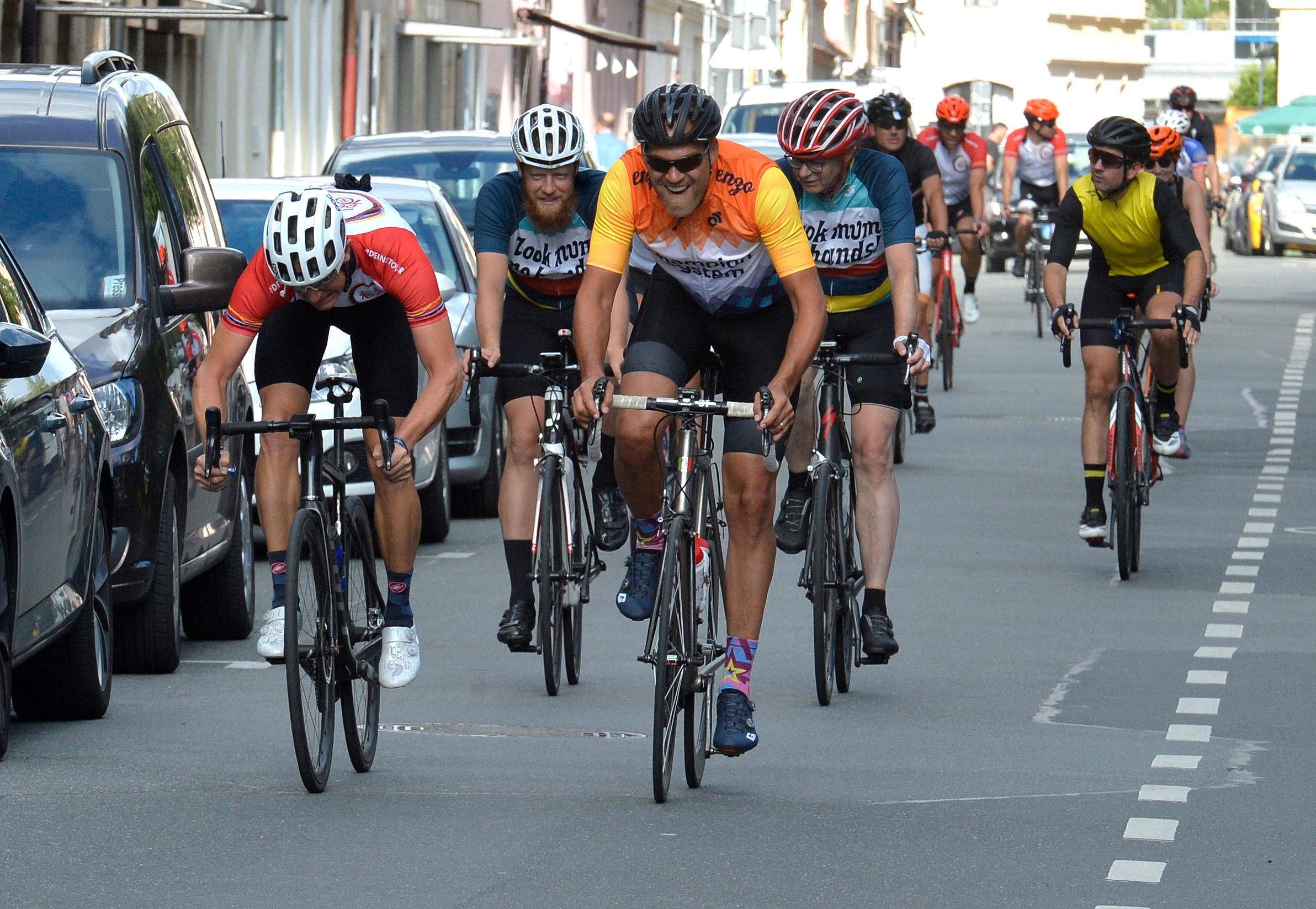 Über die Drausnickstraße ging es in die Erlanger Innenstadt zum Bohlenplatz.