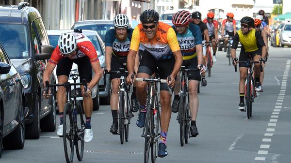 Über die Drausnickstraße ging es in die Erlanger Innenstadt zum Bohlenplatz.