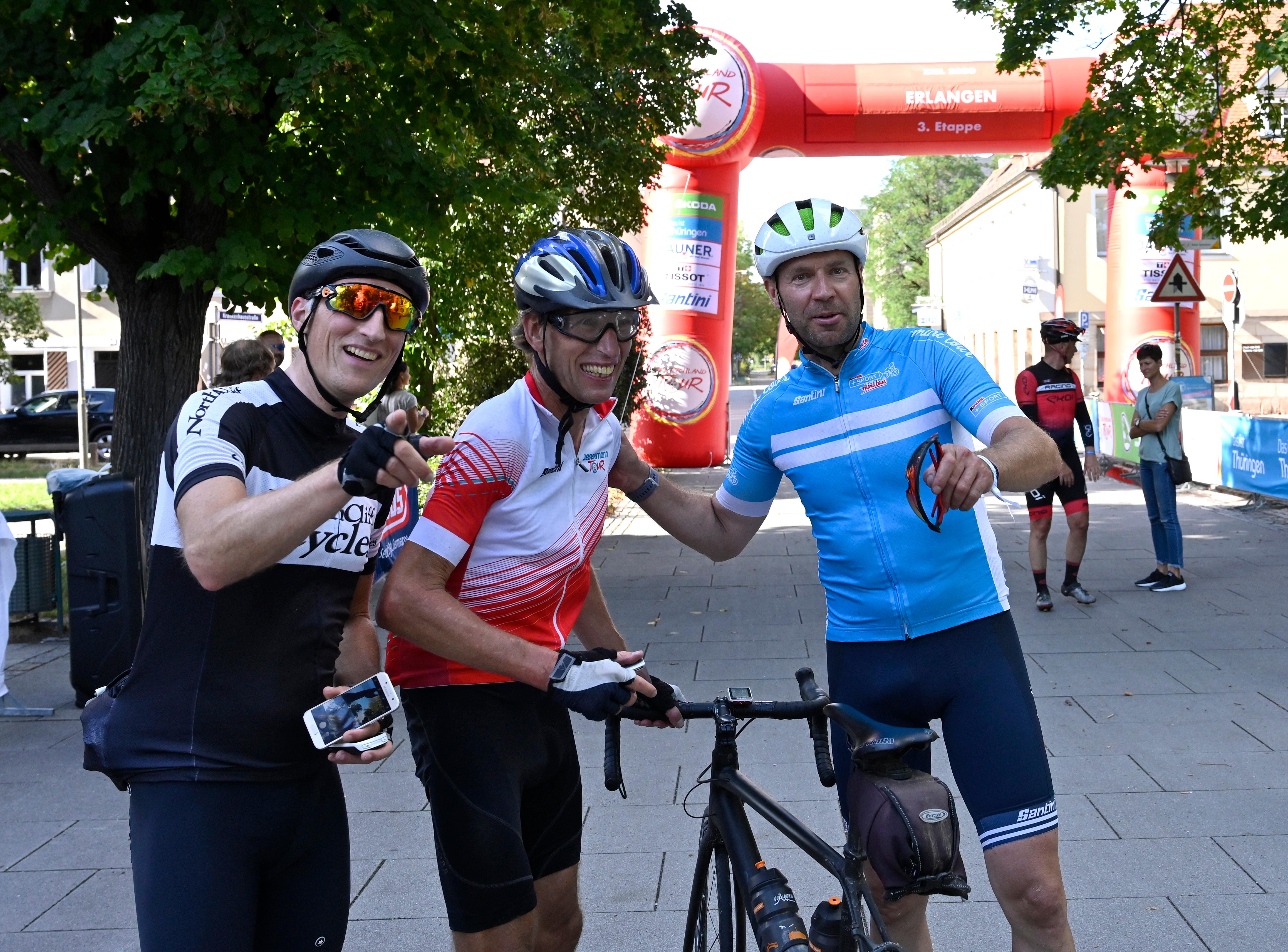 Manche Rennradfahrer waren über alle vier Etappen beim "Dein Ride" dabei, darunter natürlich Jens Voigt (rechts).