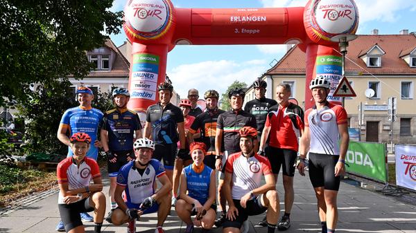 Die Gruppe im "Noon Ride", der Nachmittags-Tour über die Halb-Etappe. Alles richtig gemacht hatten sie auch in Bezug auf das Wetter. Während es vormittags noch geregnet hatte, fuhren diese Starter fast nur unter strahlendem Sonnenschein.