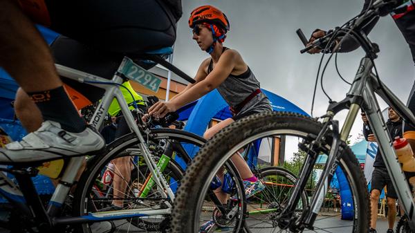 Das Gefühl mitzufahren, war unglaublich: "Als es zum ersten Anstieg ging, merkte ich ihn kaum. Die Fahrer vor mir waren wie ein Sog, der mich überall mitzog", schreibt Katharina Tontsch in ihrem Erfahrungsbericht.