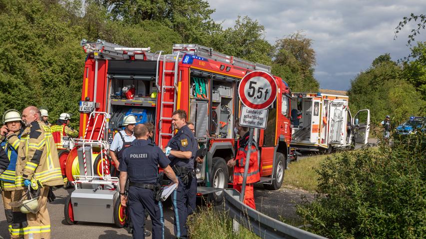 Tödlicher Unfall bei Fürth: 67-Jährige wird von eigenem Auto überrollt