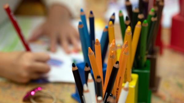 Wann haben Sie zuletzt gemalt oder gezeichnet? Kreativ ausleben heißt nicht unbedingt aufwändig. Ob auf Leinwand oder Papier; ob Aquarell, Ölfarben oder doch Buntstifte - die Wahl liegt ganz beim Künstler.