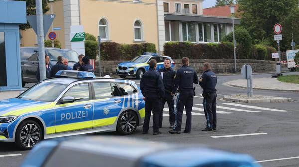 Unbekannte sprengen Geldautomat