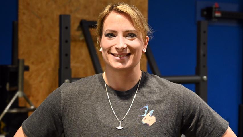International gibt es viele Frauen in der Szene, in Deutschland steht der Sport noch am Anfang. Sandra Bradley hilft dabei, ihren "Strongman" bekannter zu machen und trainiert als Coach auch Nachwuchsathletinnen.