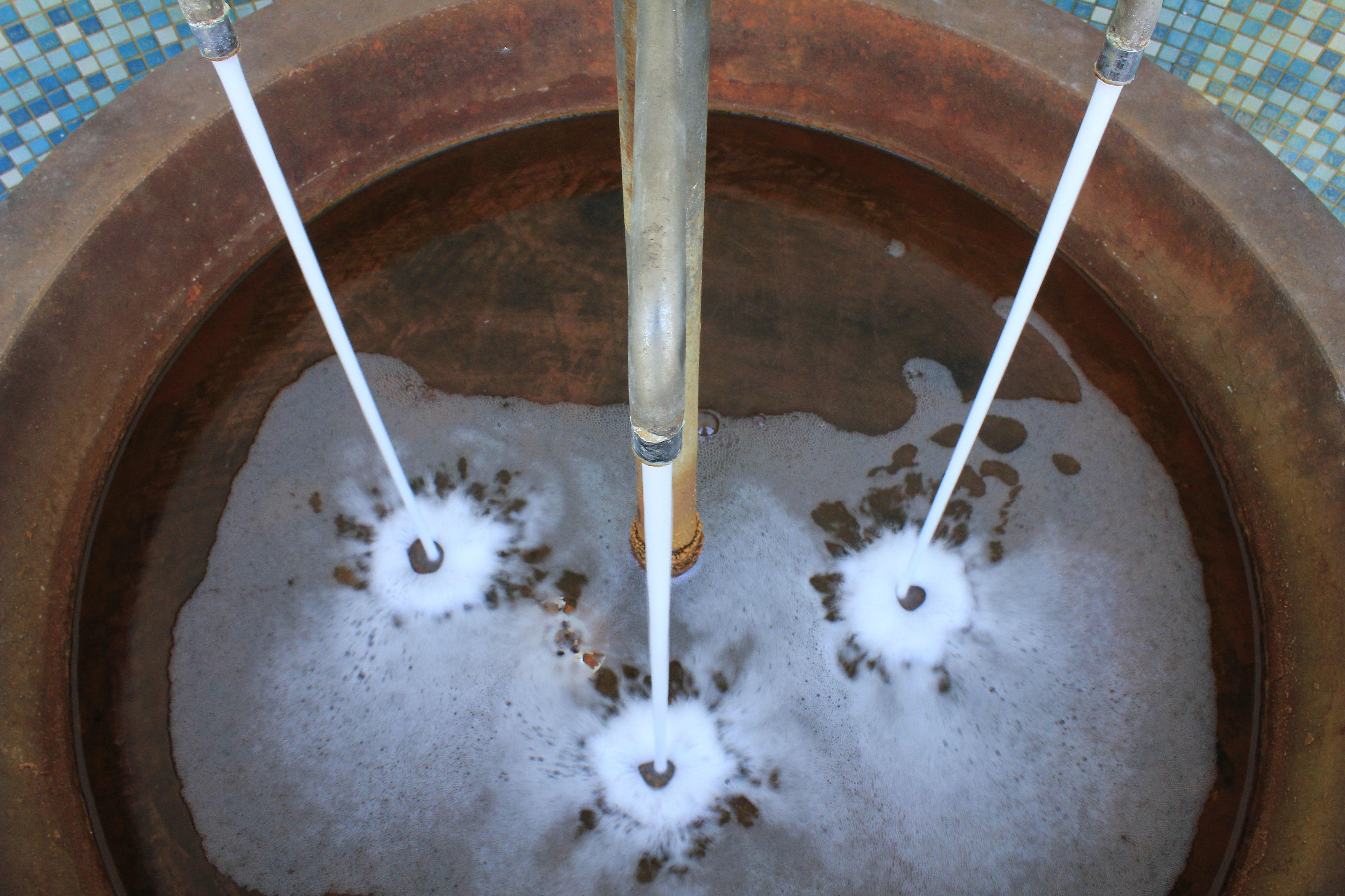 Nach dem Zweiten Weltkrieg wuchs auf dem Gelände die Firma Grundig, Max Grundig speiste mit dem Wasser der König-Ludwig-Quelle sein privates Hallenbad und ein Freischwimmbecken für Mitarbeiter. Heute befindet sich an Stelle des einstigen Kurparks ein großer Parkplatz der Unternehmen der Fürther Uferstadt.