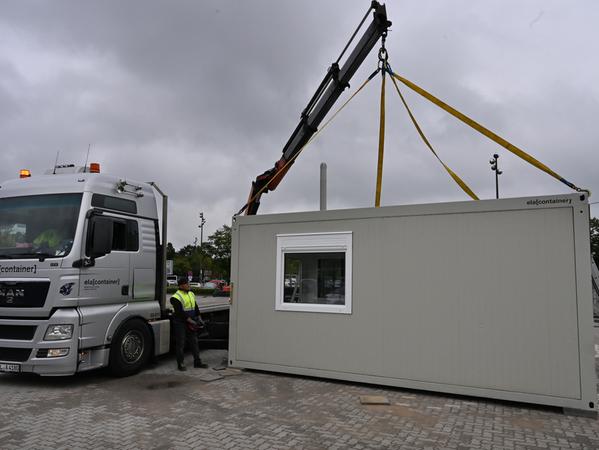 Neues Corona-Testzentrum in Erlangen wird gerade aufgebaut