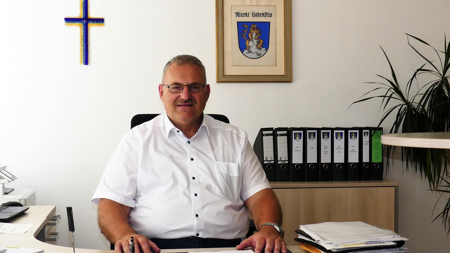 Der Bürgermeister der rund 2200 Einwohner zählenden Gemeinde Hohenfels, Christian Graf.